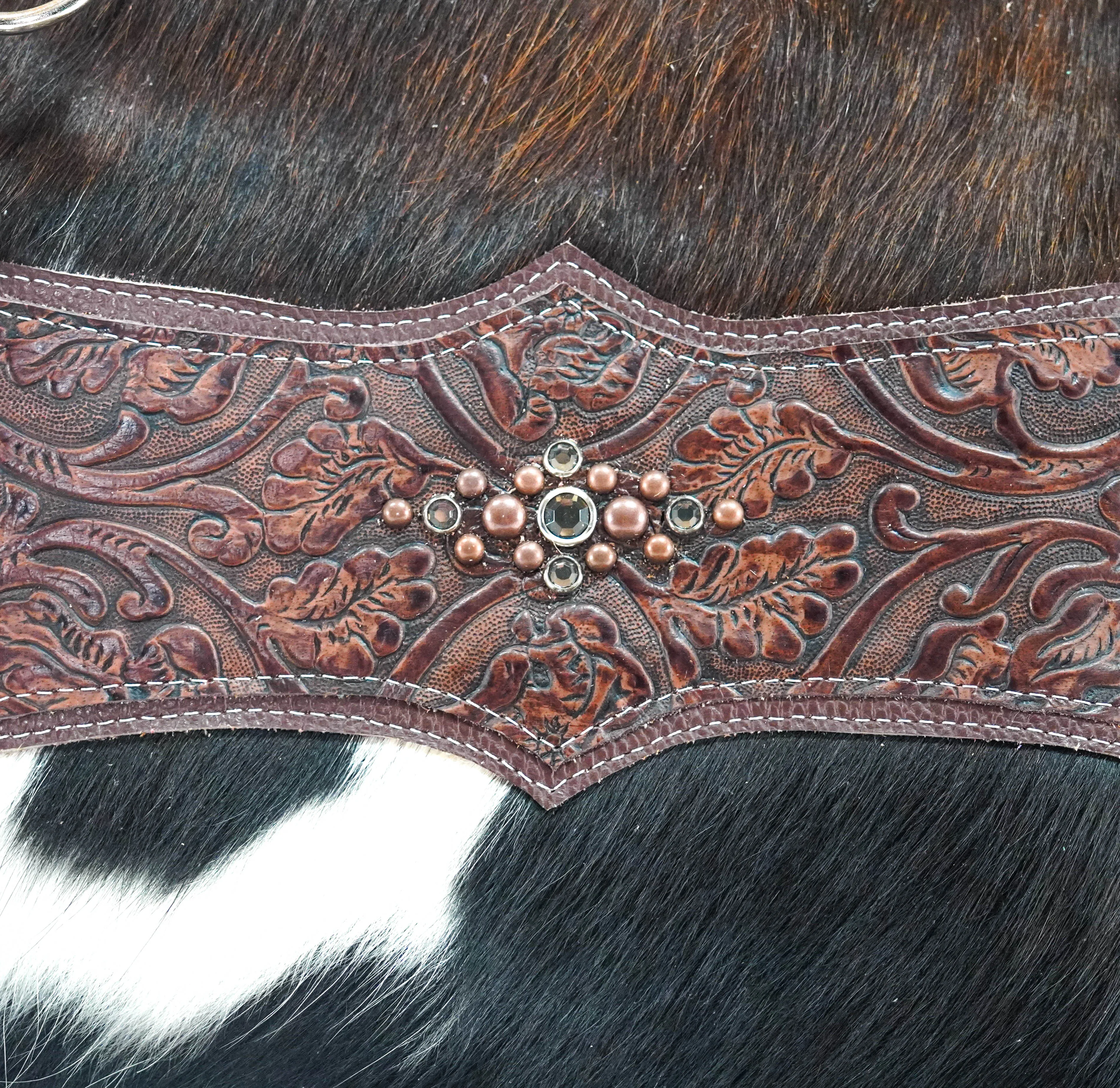 055 Shania - Tricolor w/ Cowboy Tool