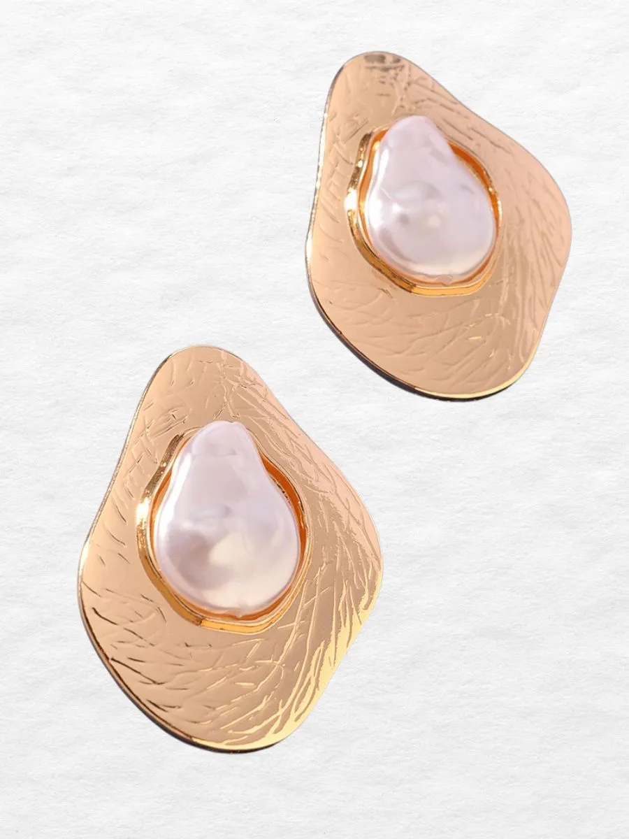 Abstract Pearl Stone Earring