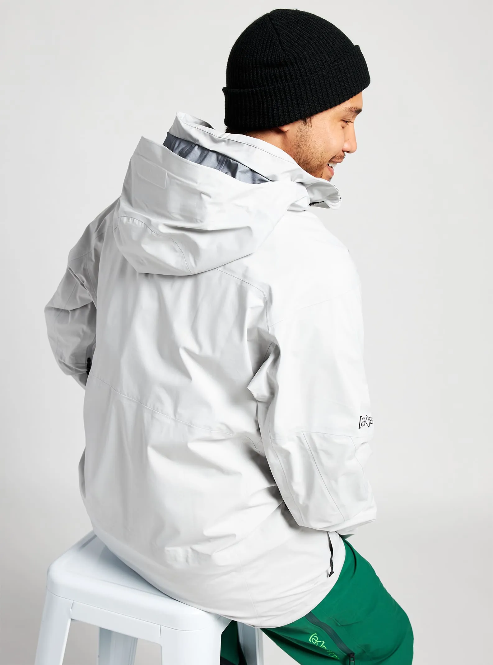 [ak] GORE-TEX 3L Stretch Hover Snowboard Jacket 2022