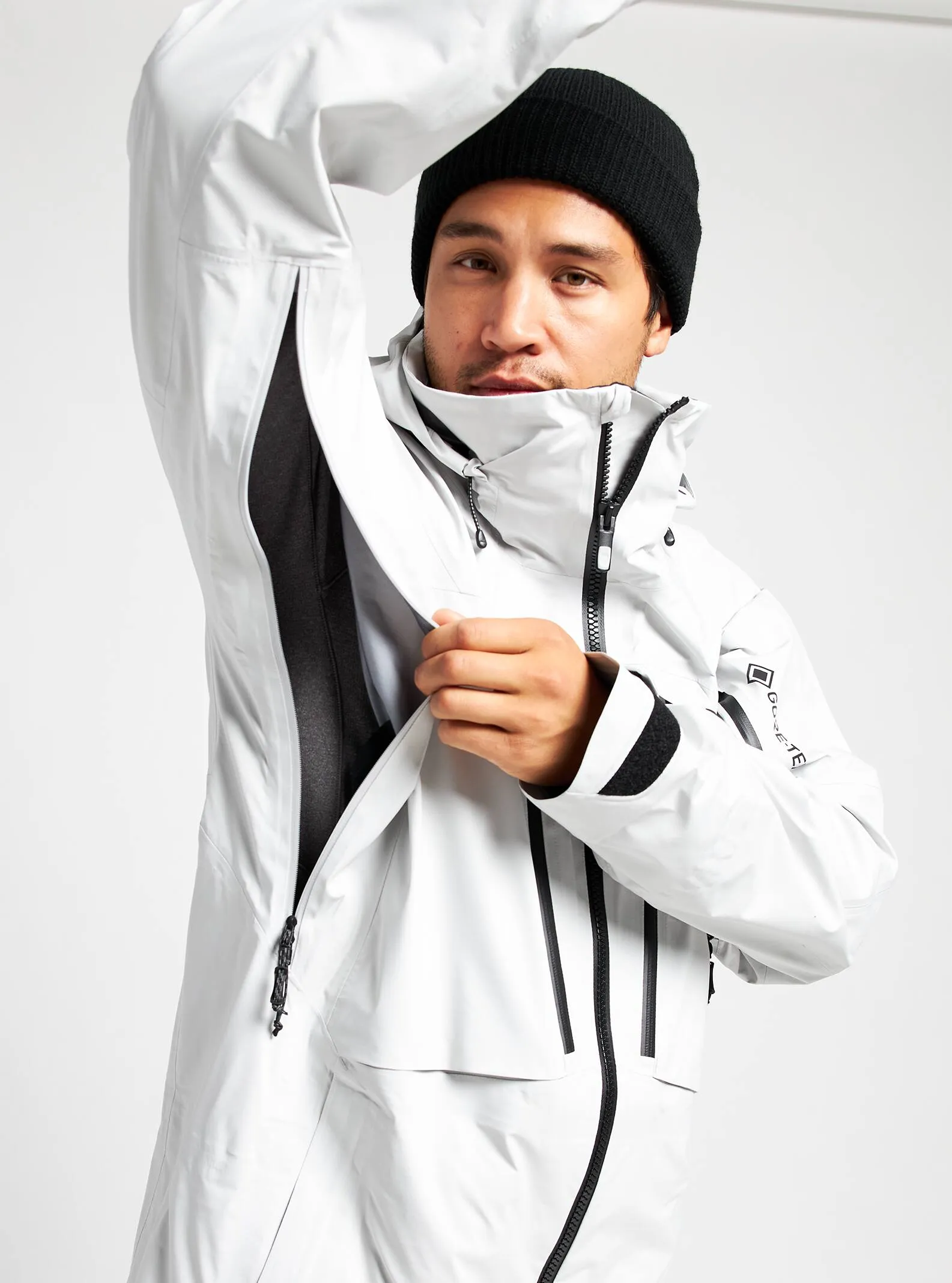 [ak] GORE-TEX 3L Stretch Hover Snowboard Jacket 2022