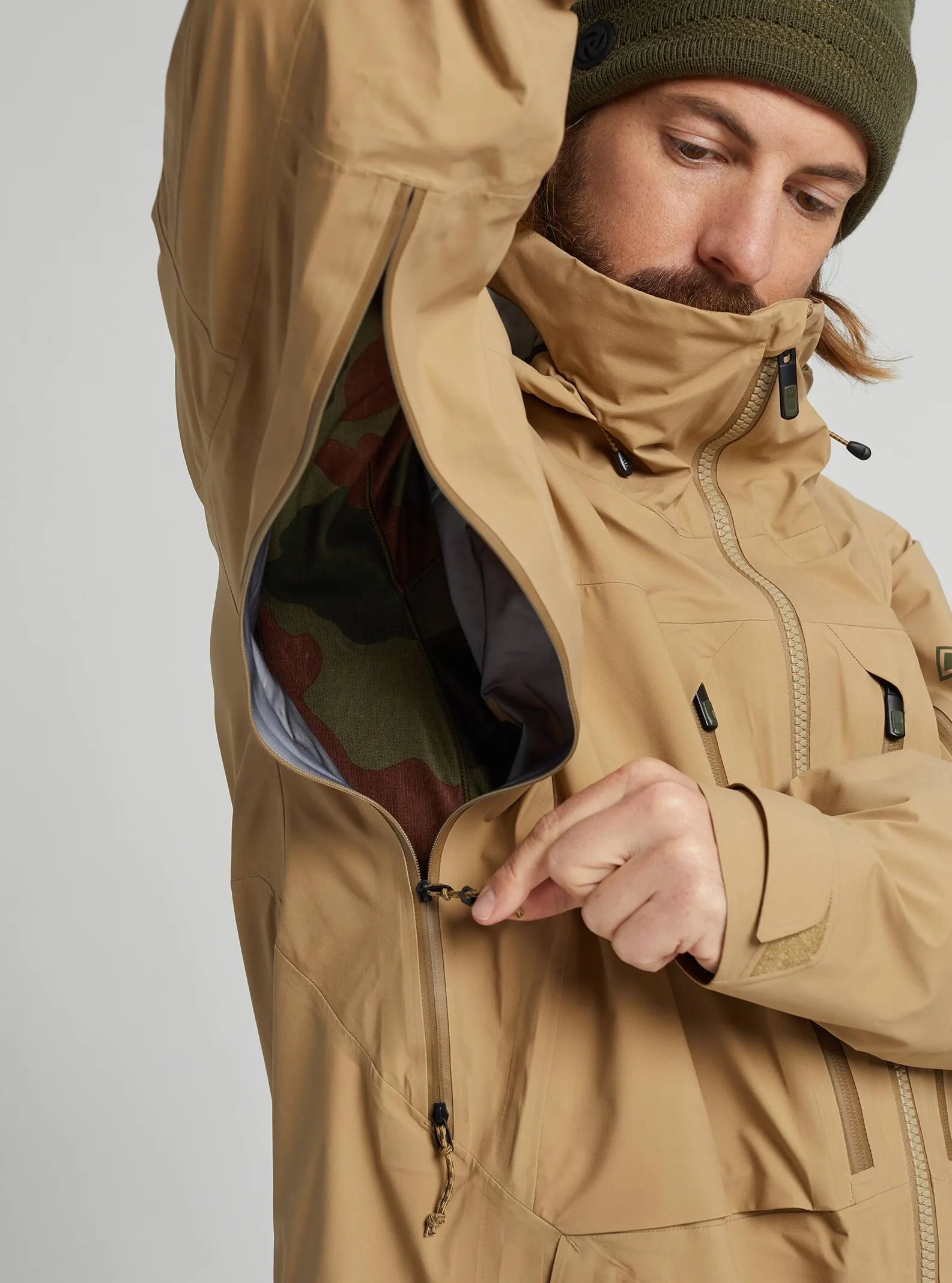 [ak] GORE-TEX 3L Stretch Hover Snowboard Jacket 2022