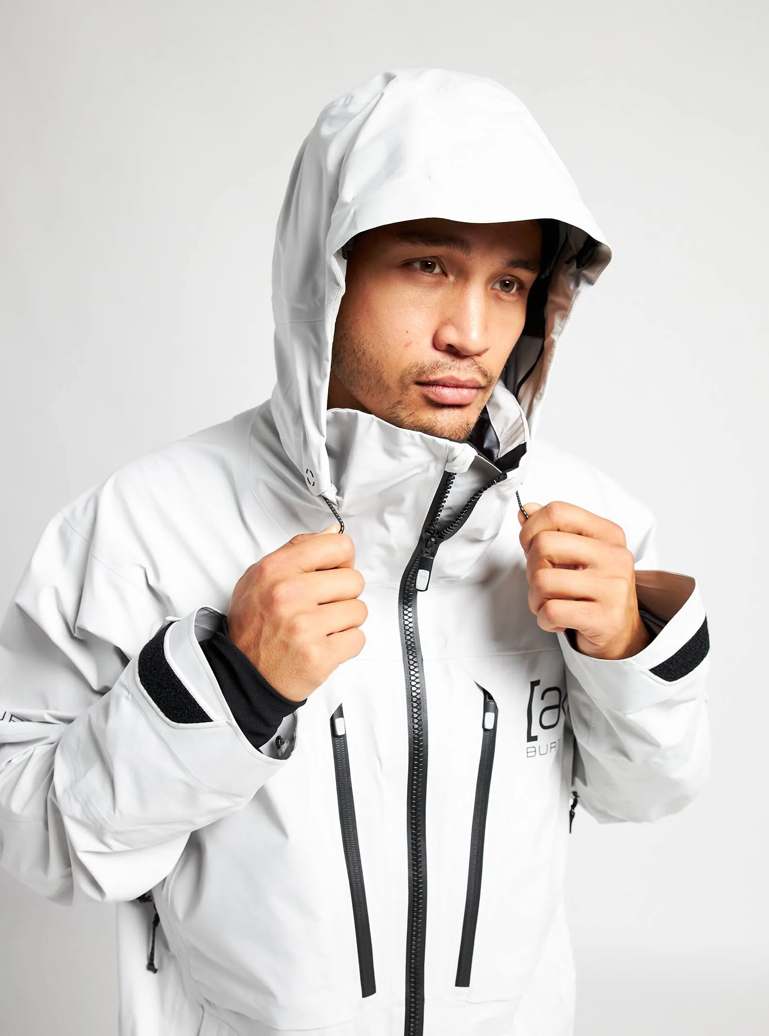 [ak] GORE-TEX 3L Stretch Hover Snowboard Jacket 2022