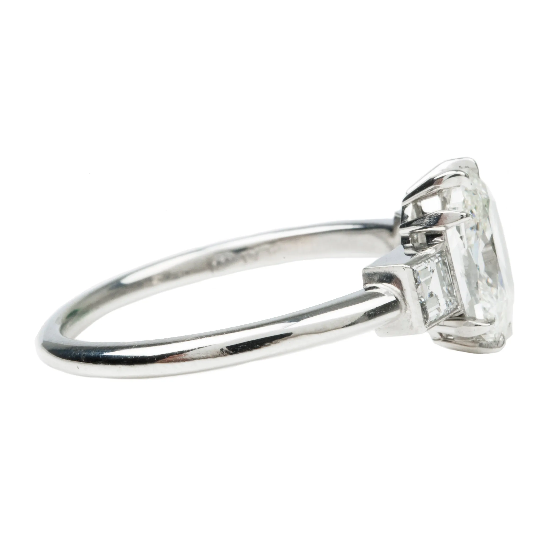 Bell & Bird Old mine Cut and Carré Cut Diamond Three Stone Ring