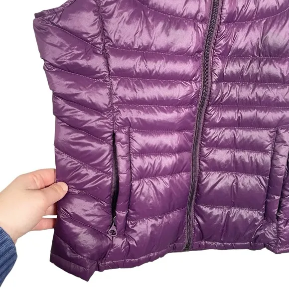 Bernardo Women’s Goose Down Packable Puffer Vest in Purple Size S