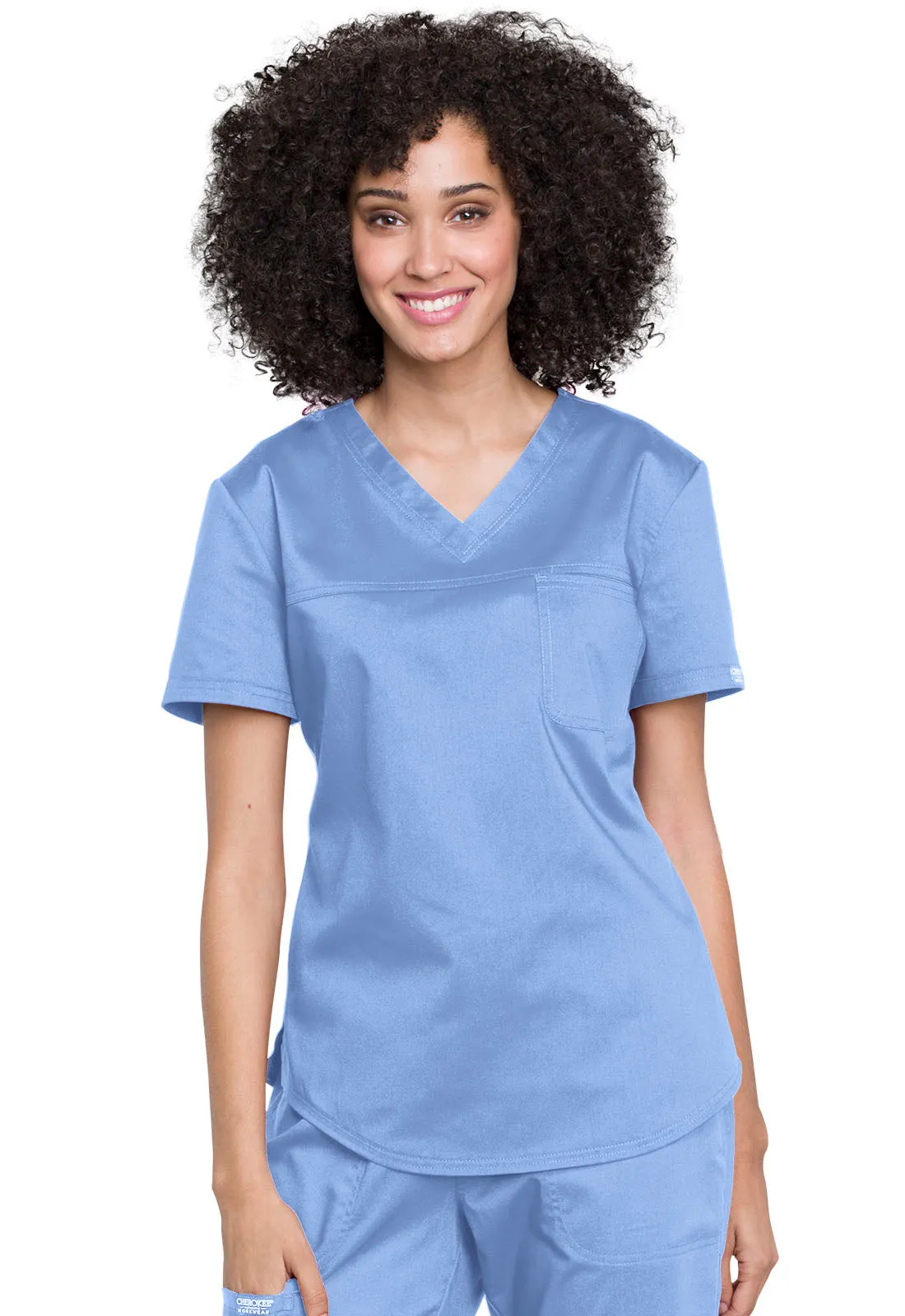 CHEROKEE REVOLUTION WOMEN'S TUCKABLE  1 POCKET V-NECK TOP