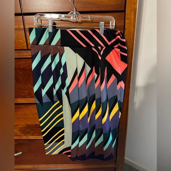 Eloquii Geometric Colorblock Scuba Skirt. Size 14. Excellent condition.