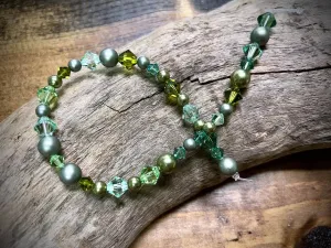 European Crystal & Pearl Mix - Opaline Green