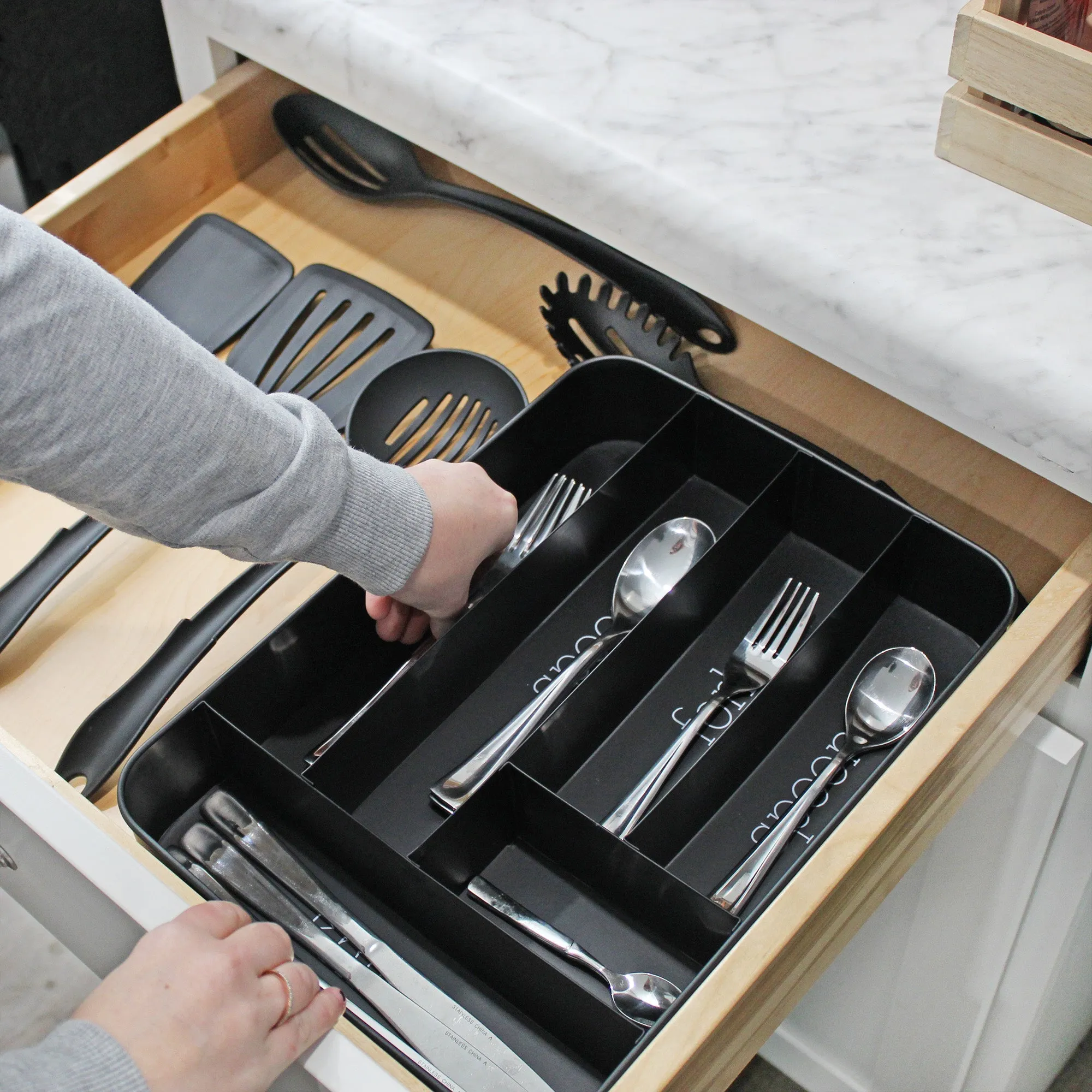 Farmhouse Enamelware Silverware Organizer (Black, Case of 8)