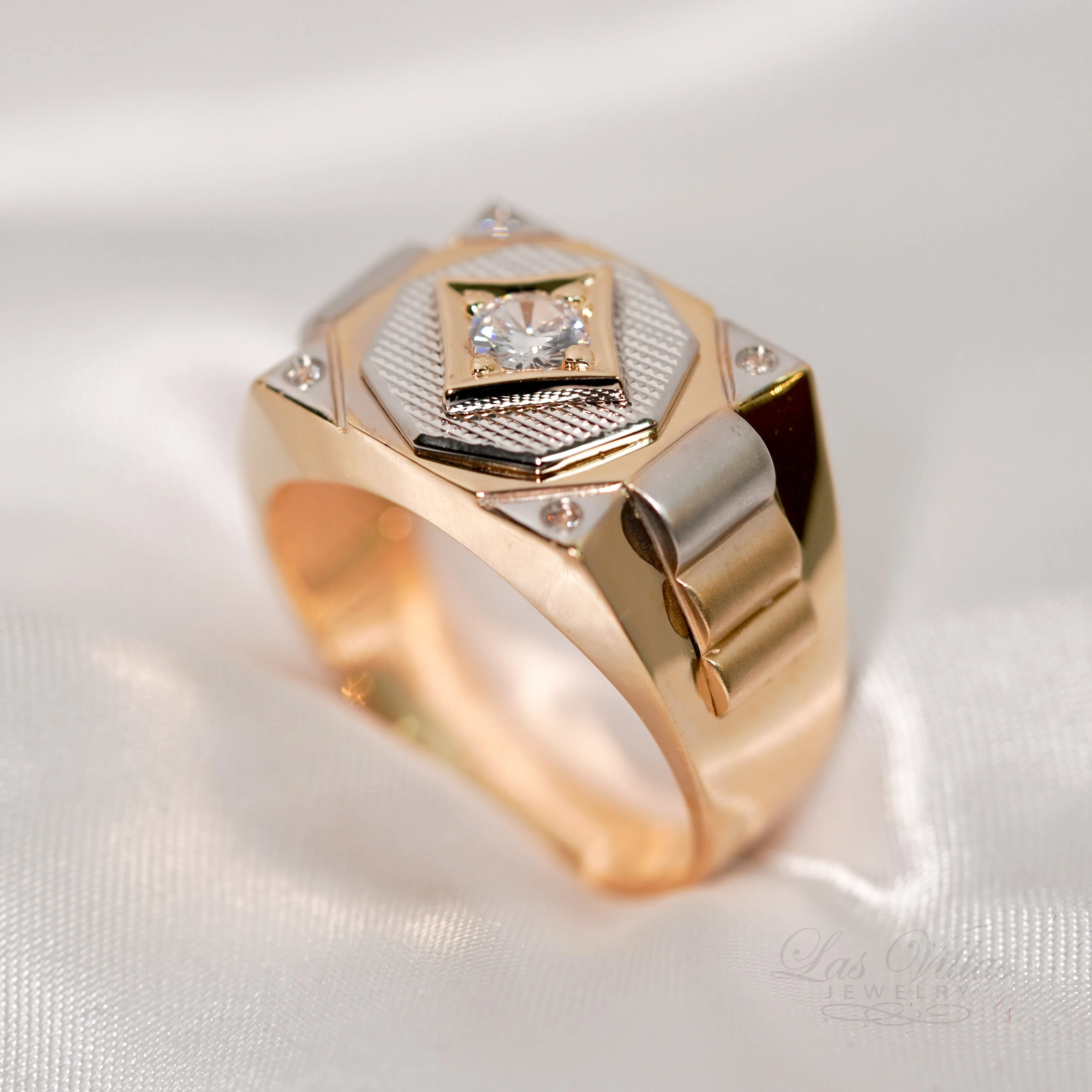 Fashion center stone in 14k Gold