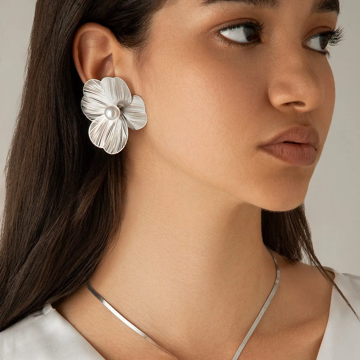 Geometric Abstract Pearl Floral Pattern Earrings