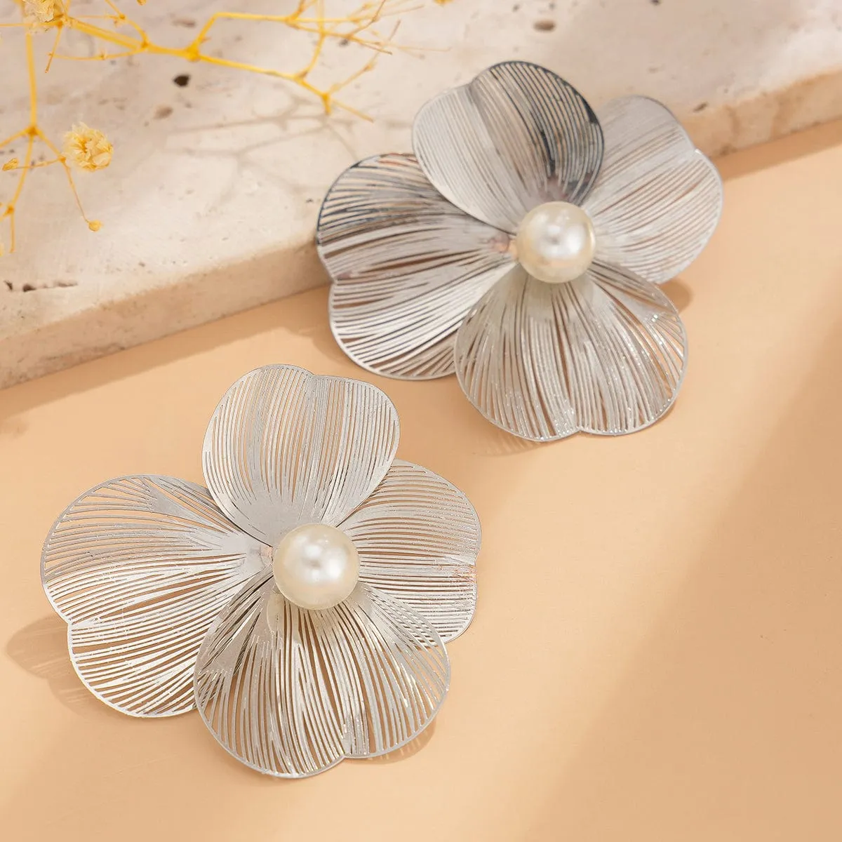 Geometric Abstract Pearl Floral Pattern Earrings