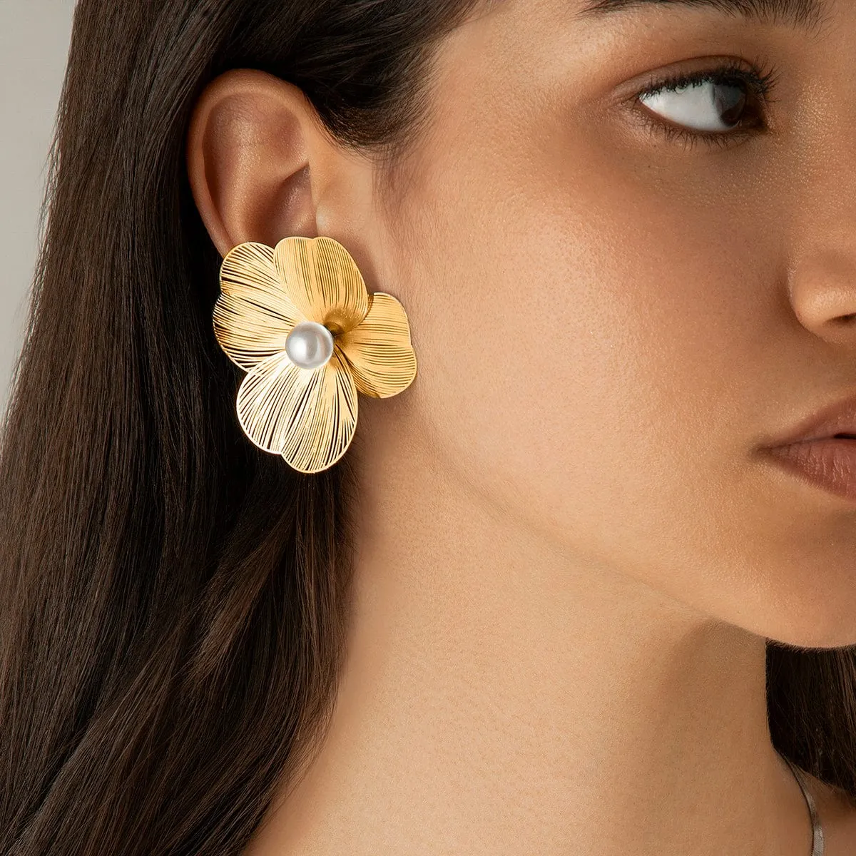 Geometric Abstract Pearl Floral Pattern Earrings