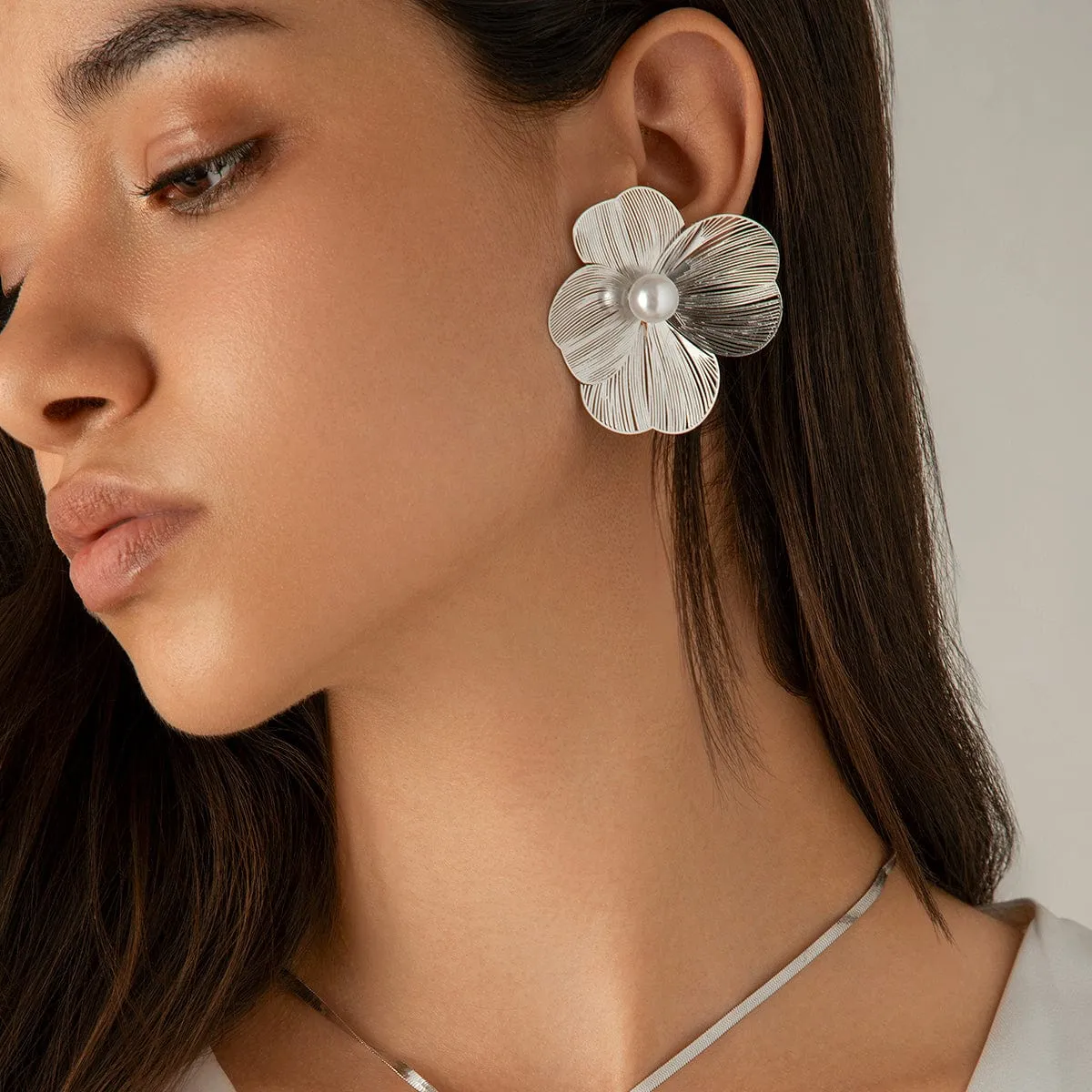 Geometric Abstract Pearl Floral Pattern Earrings