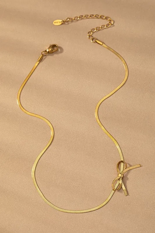 Hestin Bow Choker Necklace