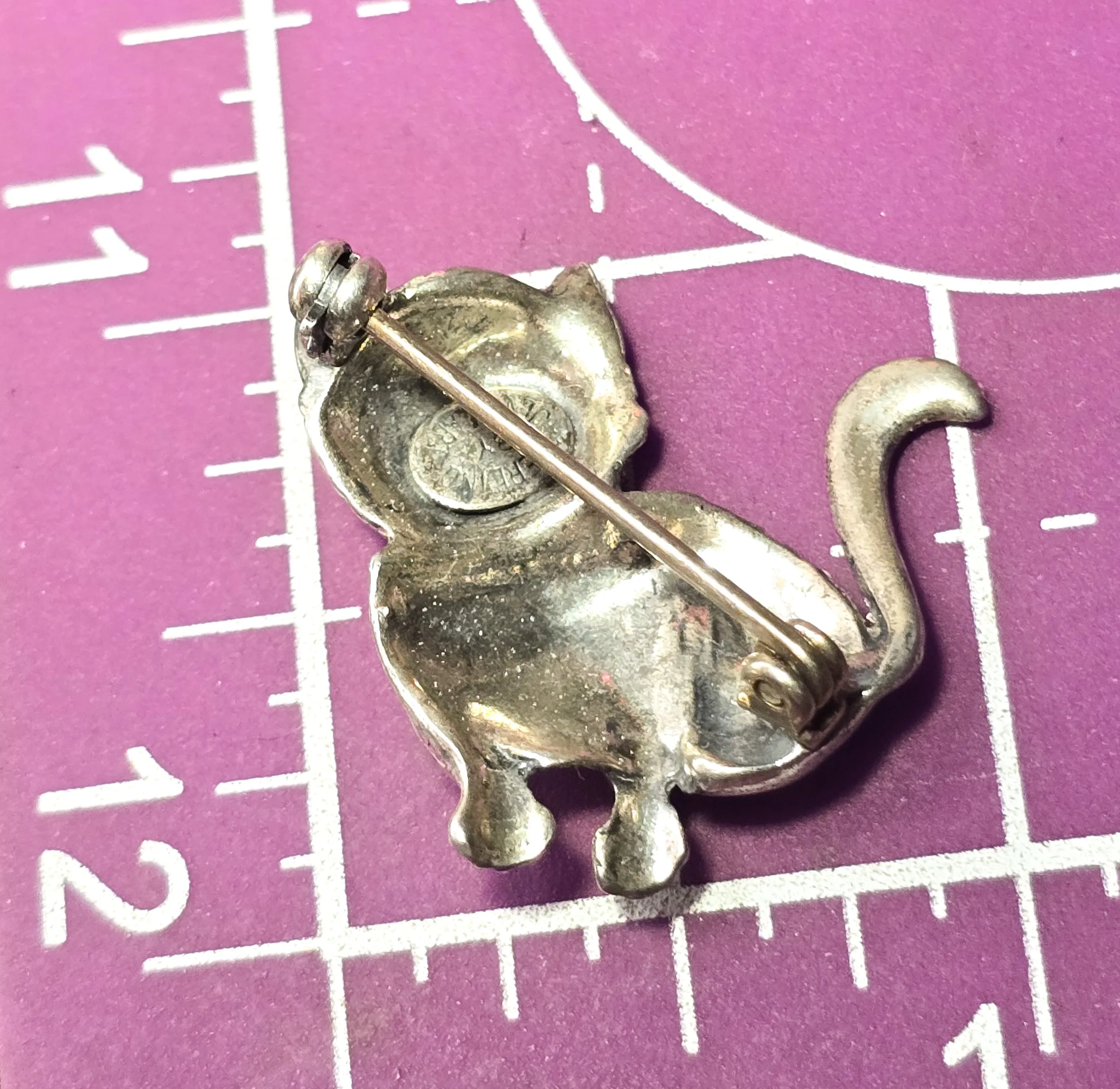 Jewel Art Kitty Cat sitting kitten vintage signed sterling silver feline brooch