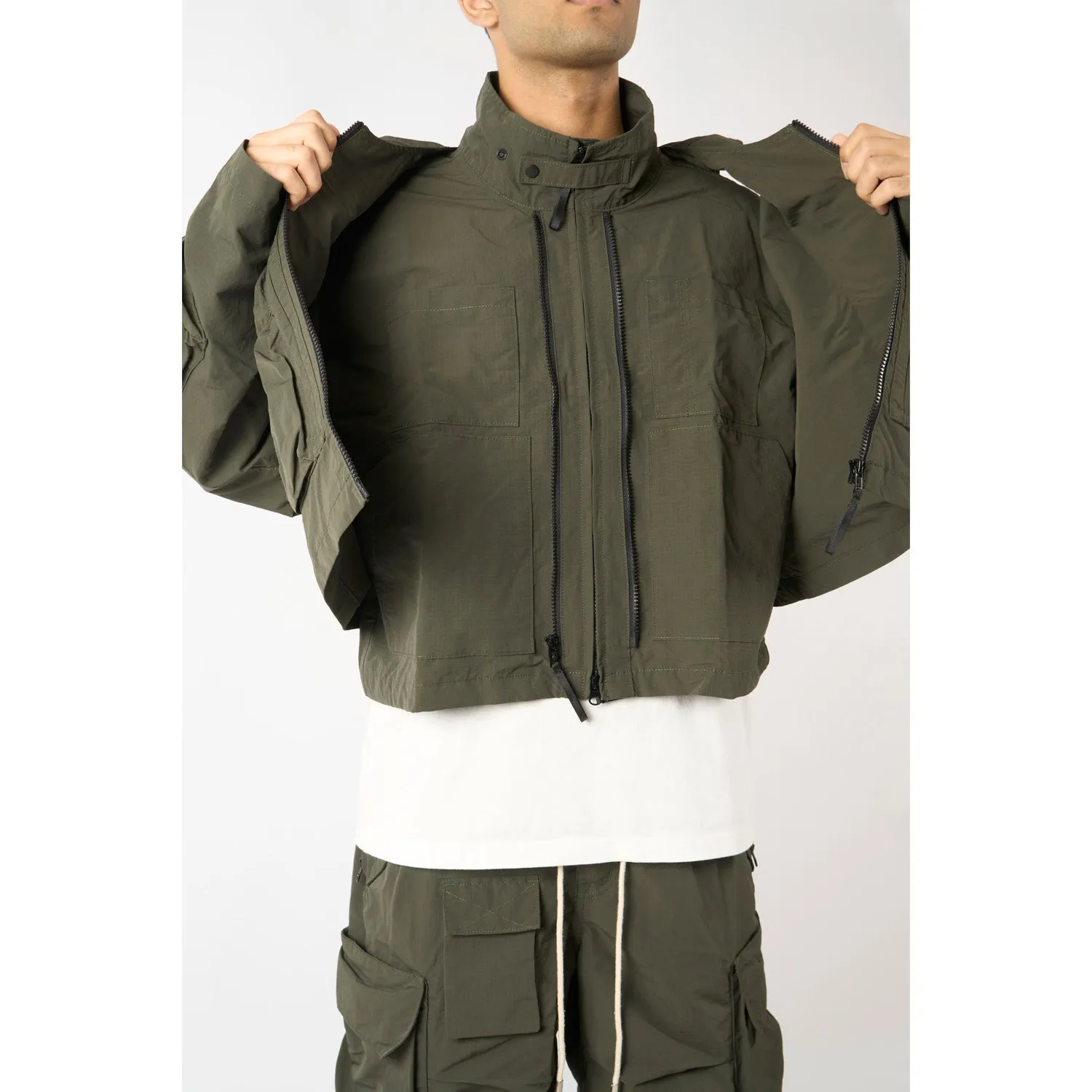 LAKH Twenty Pockets Half Jacket Army Green