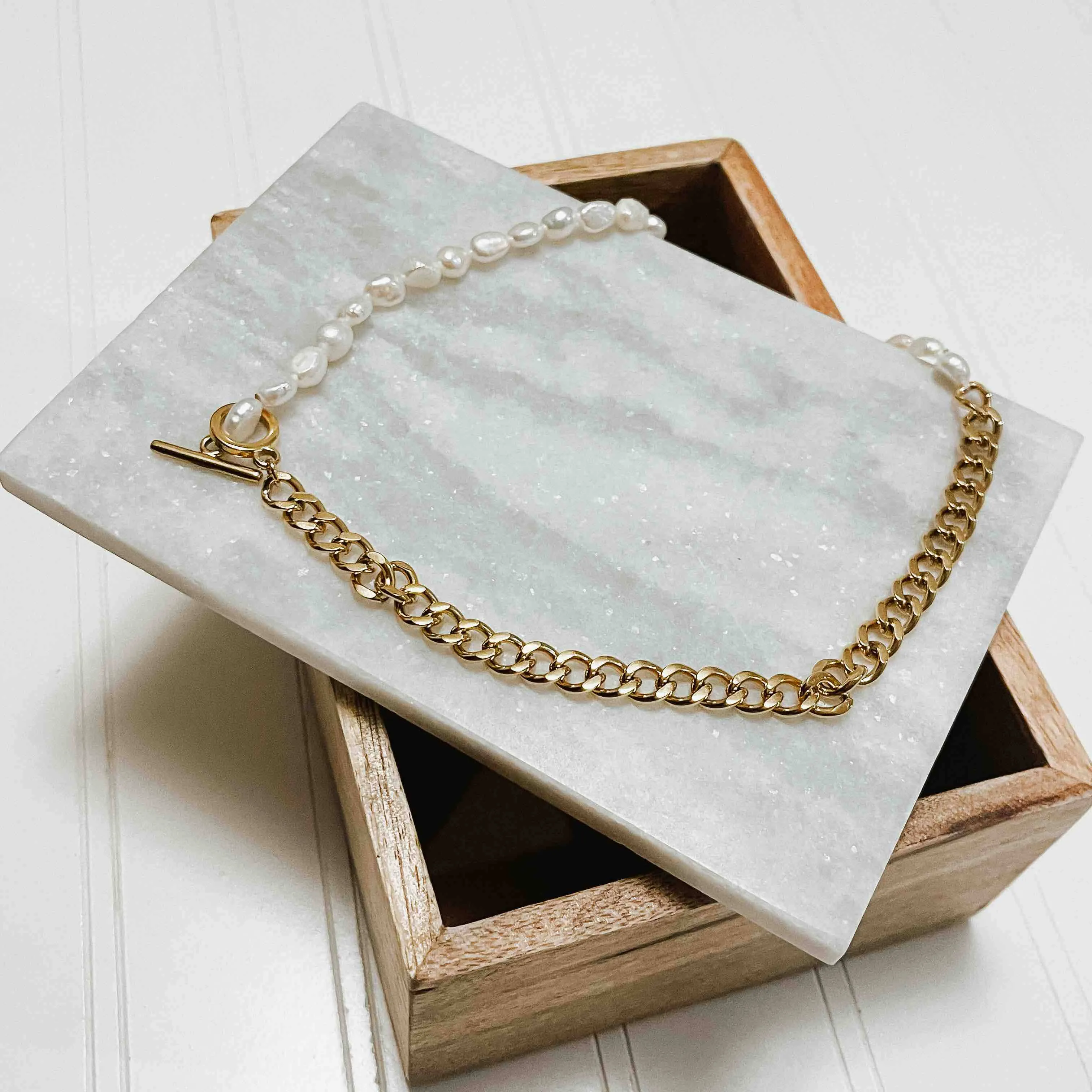 Pearled Chain Necklace *Waterproof