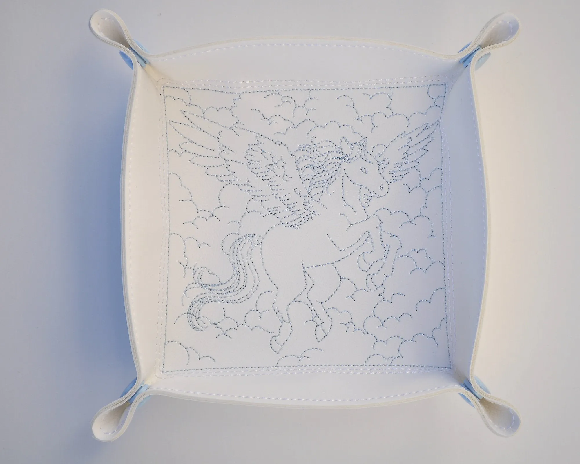 Pegasus Dice Tray