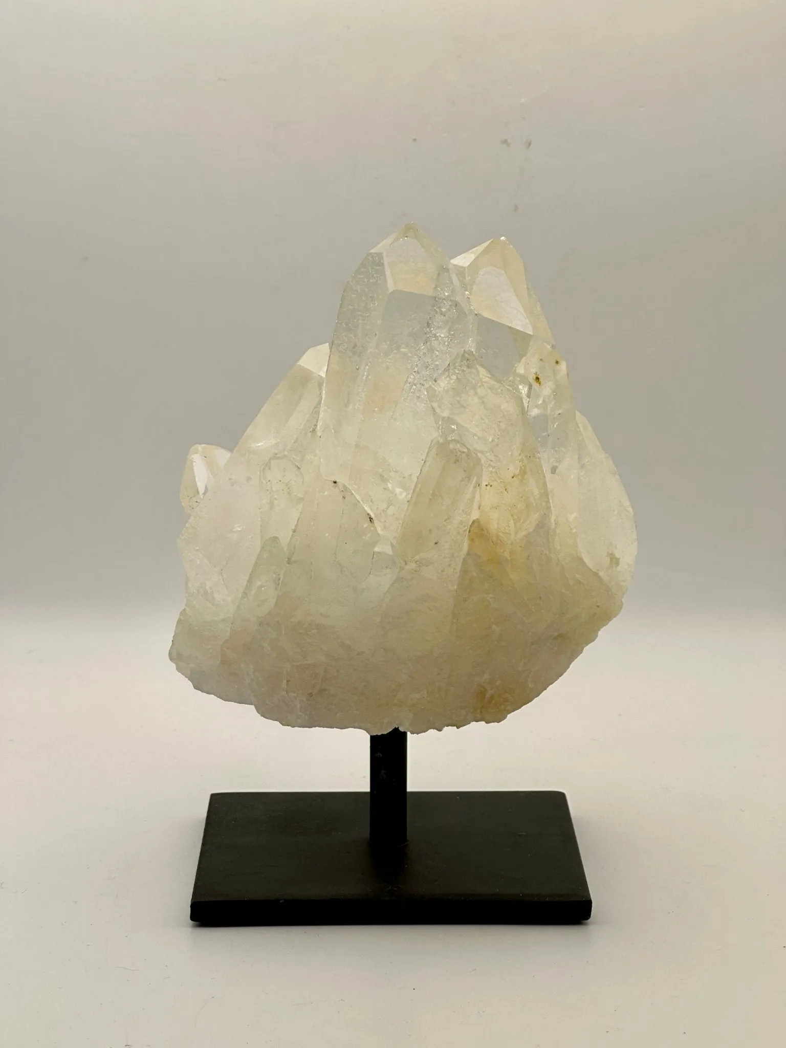 Quartz Cluster on iron stand