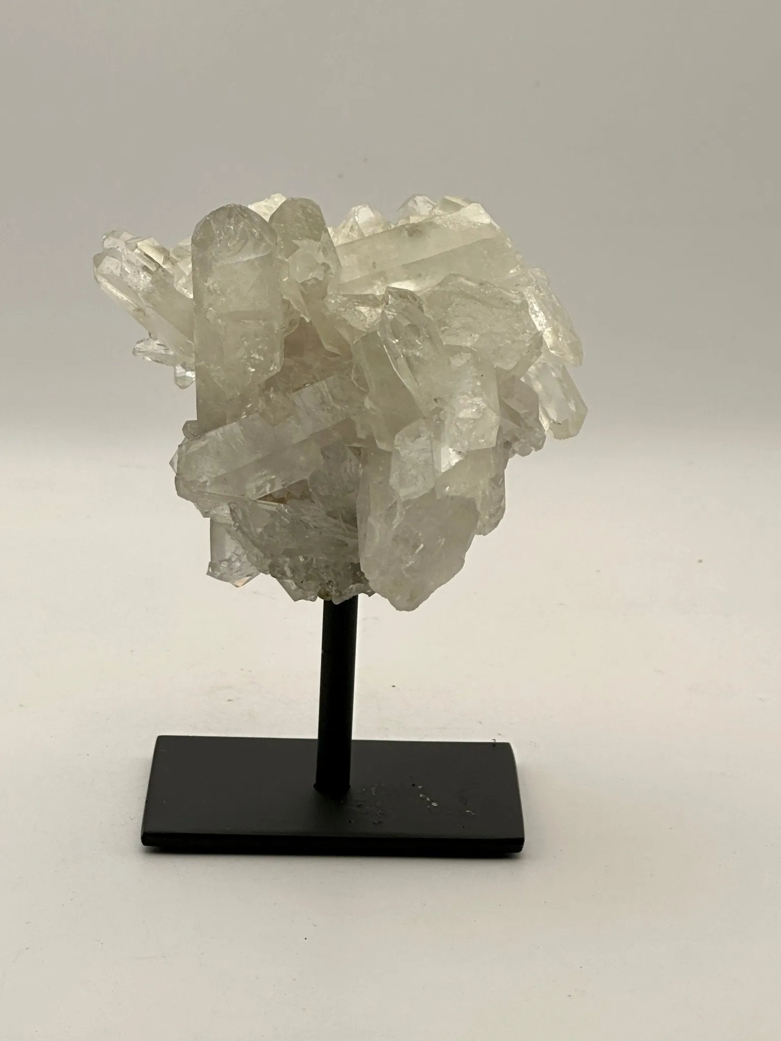 Quartz Cluster on iron stand
