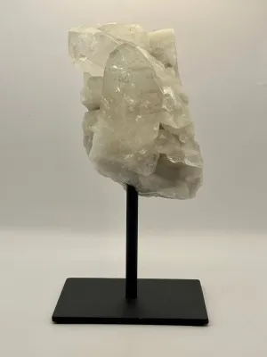 Quartz Cluster on iron stand