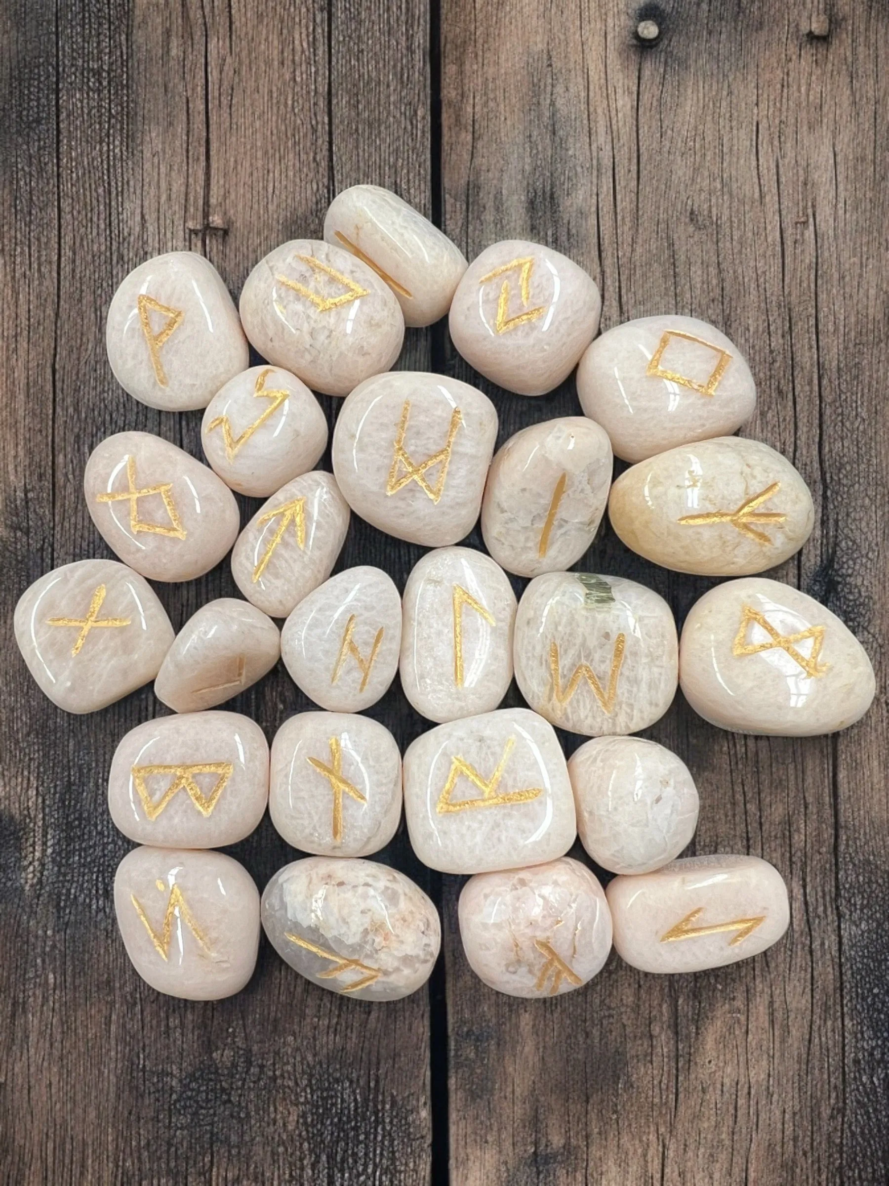 Rune Set - Moonstone