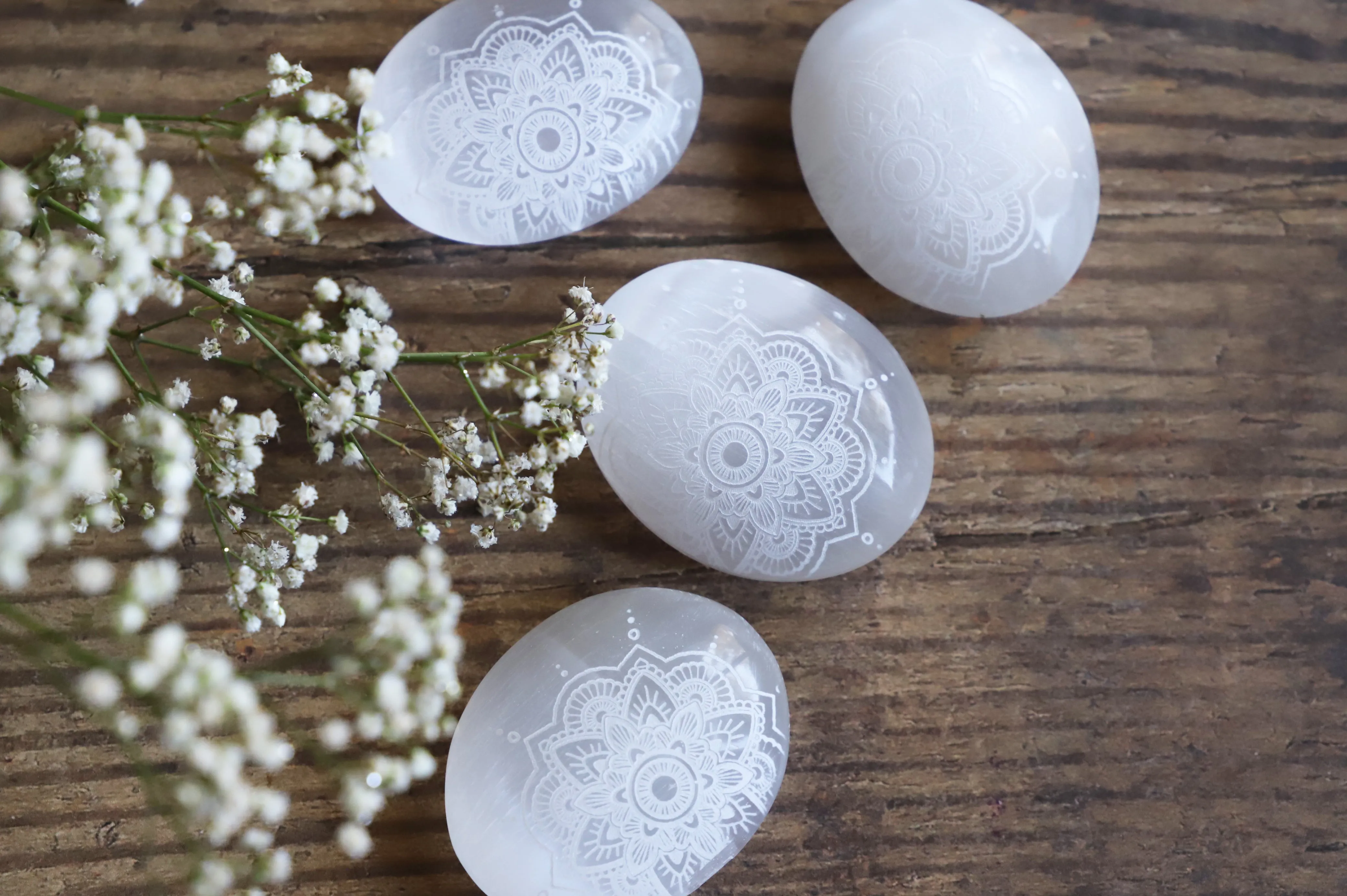 Selenite Mandala palmstone