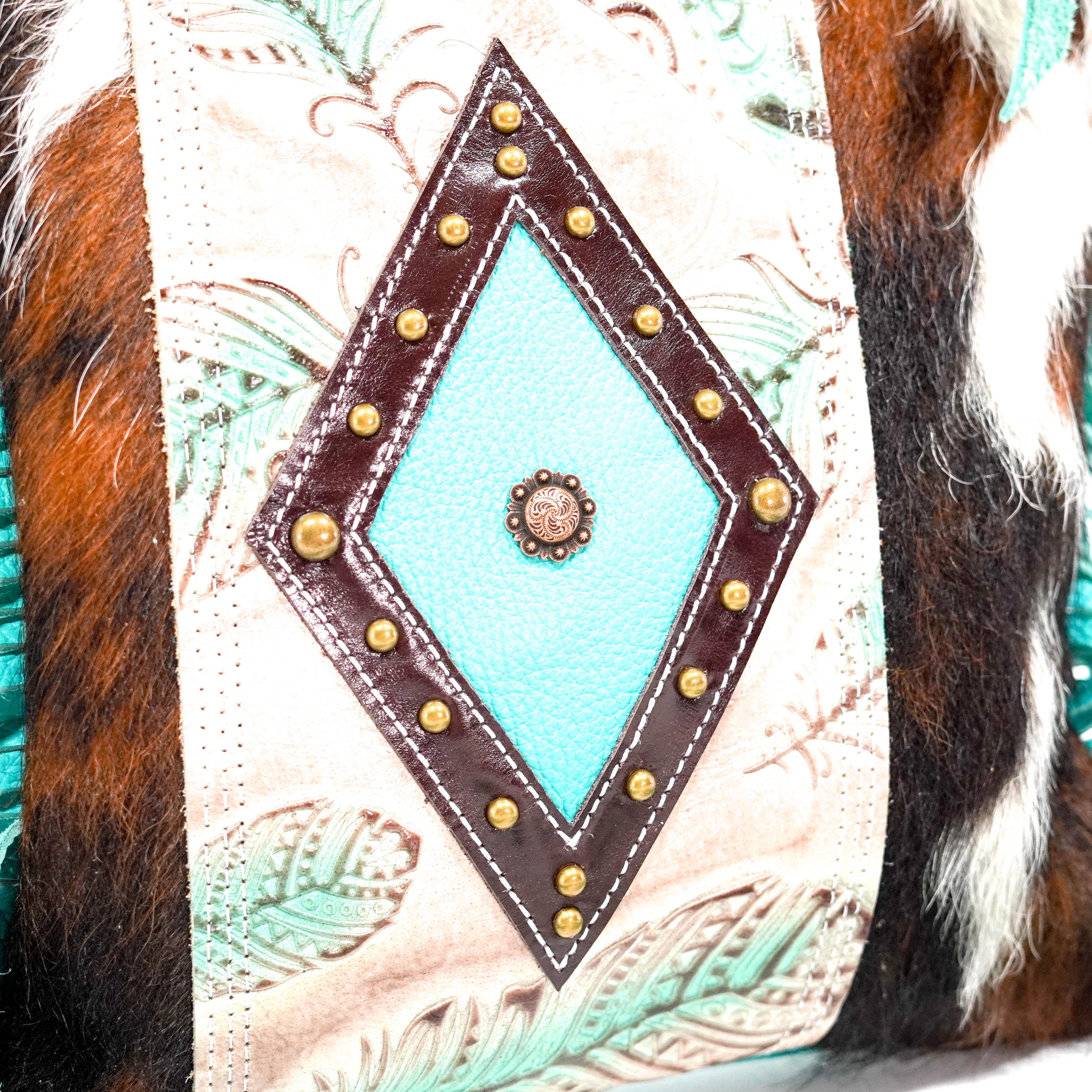 Shania - Tricolor w/ Turquoise Feathers