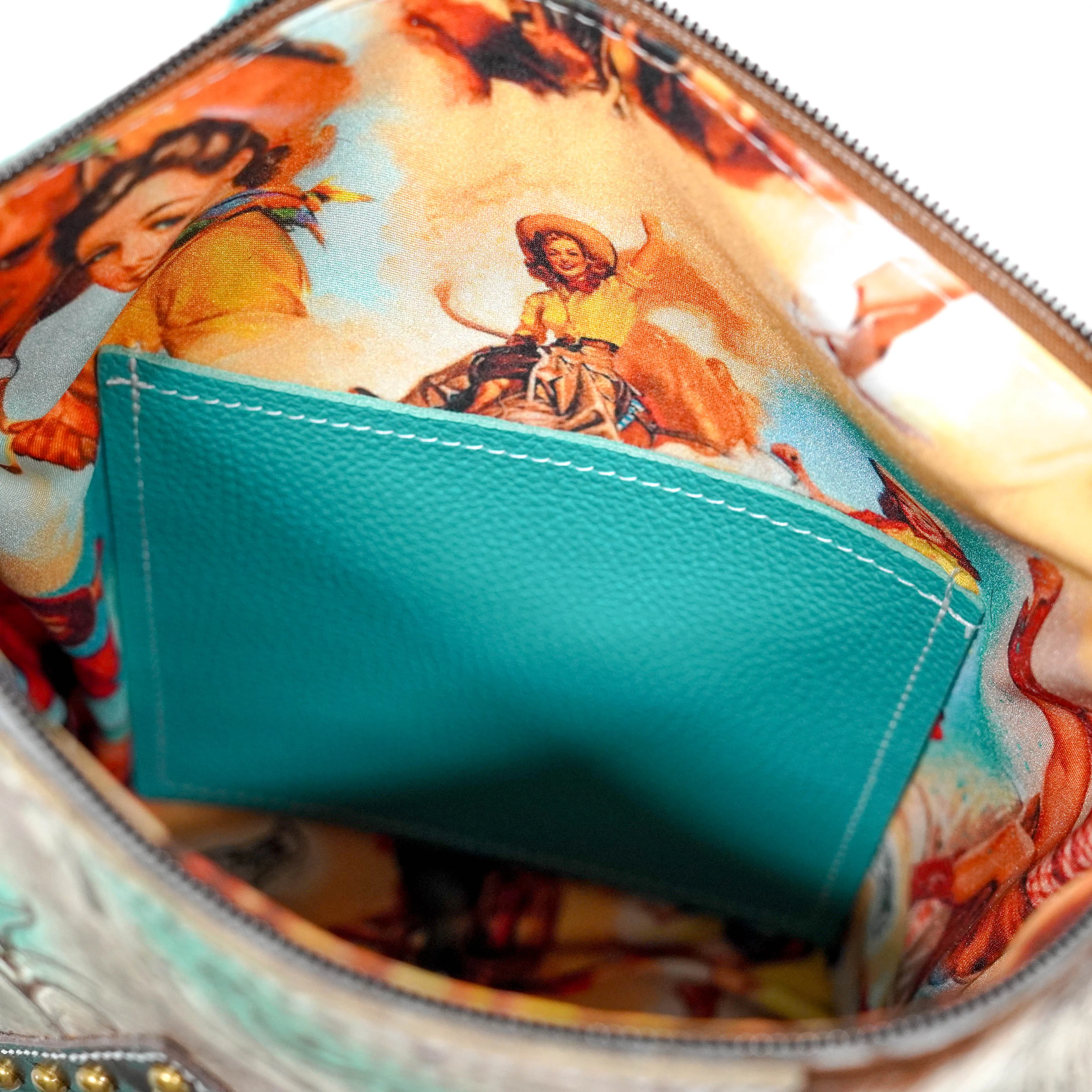 Shania - Tricolor w/ Turquoise Feathers