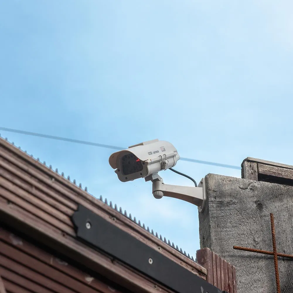Silverline Solar-Powered Dummy CCTV Camera with LED 614458