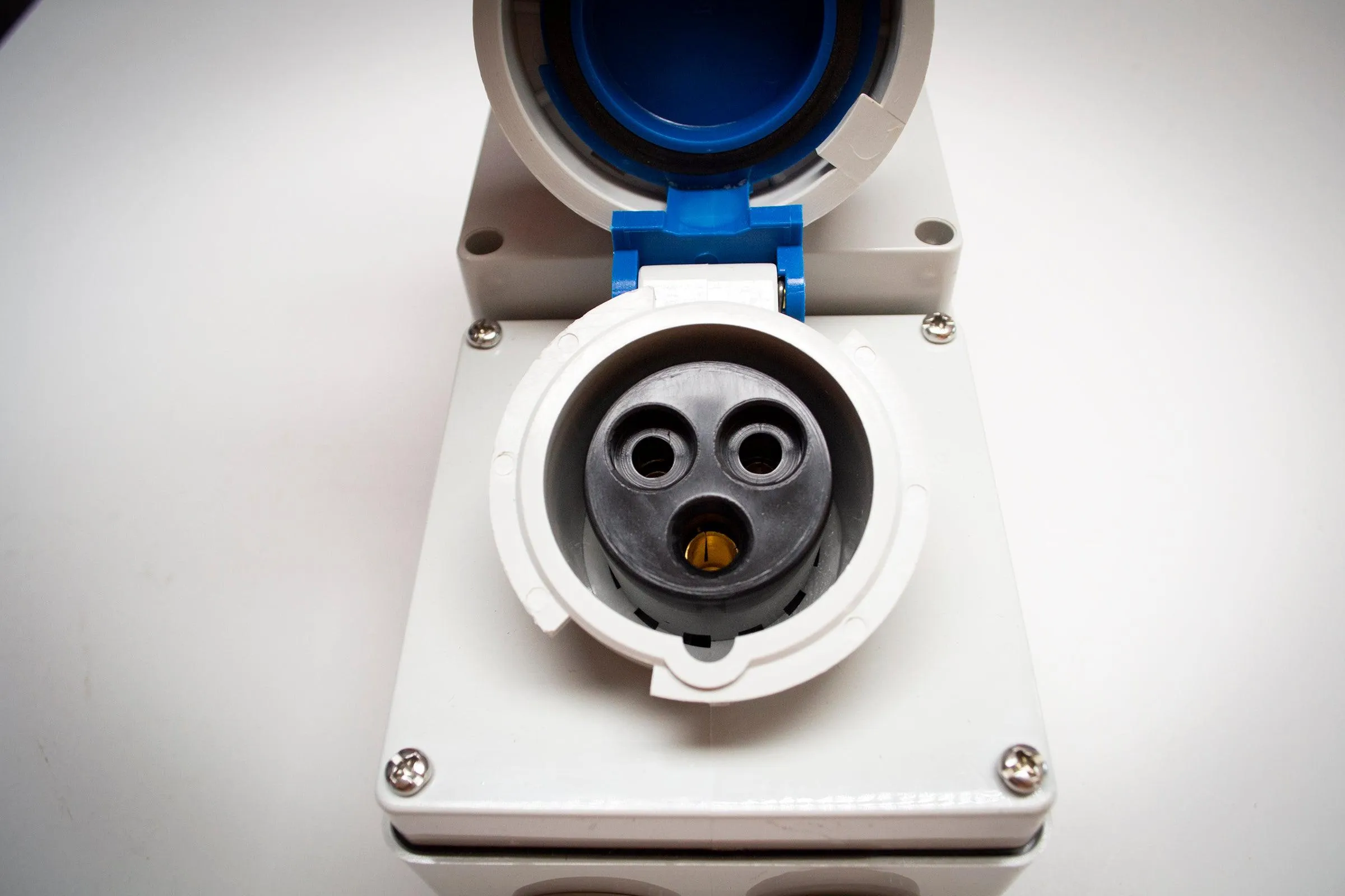 Switched Socket Kripal 16 Amp 3 Pin IP67