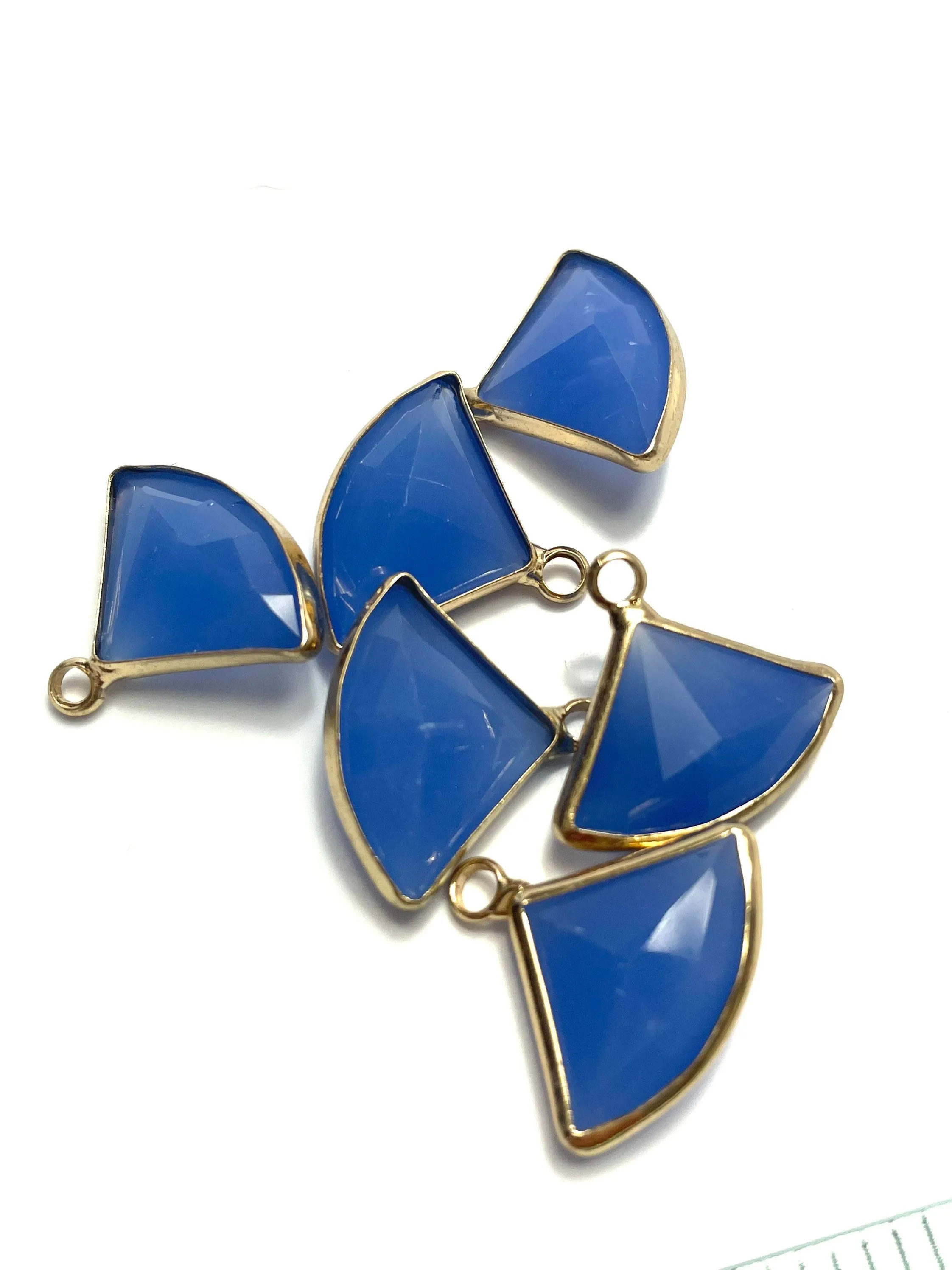 Triangle crystal jewel