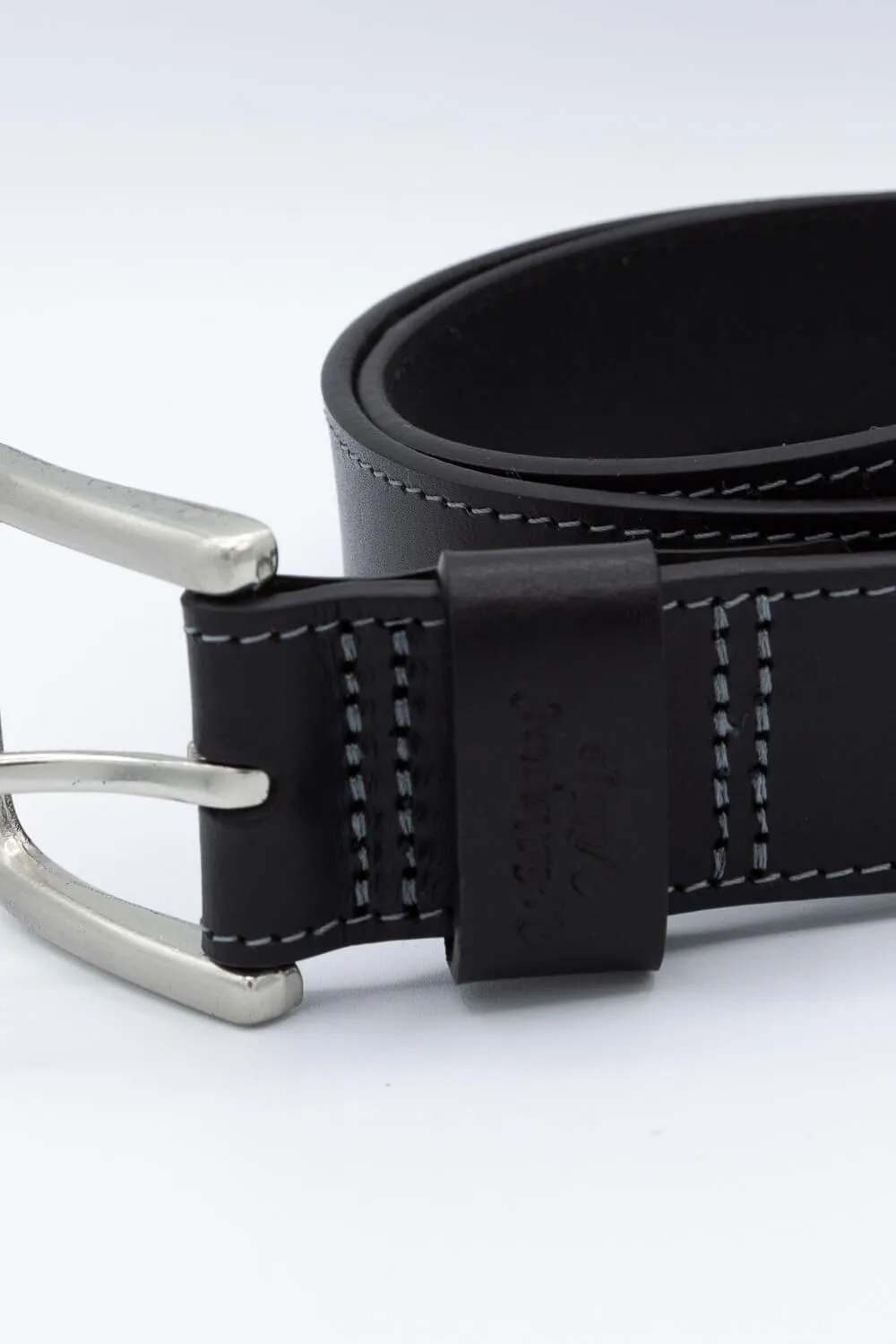 Weatherproof Vintage Leather Belt for Men in Black | WP303190