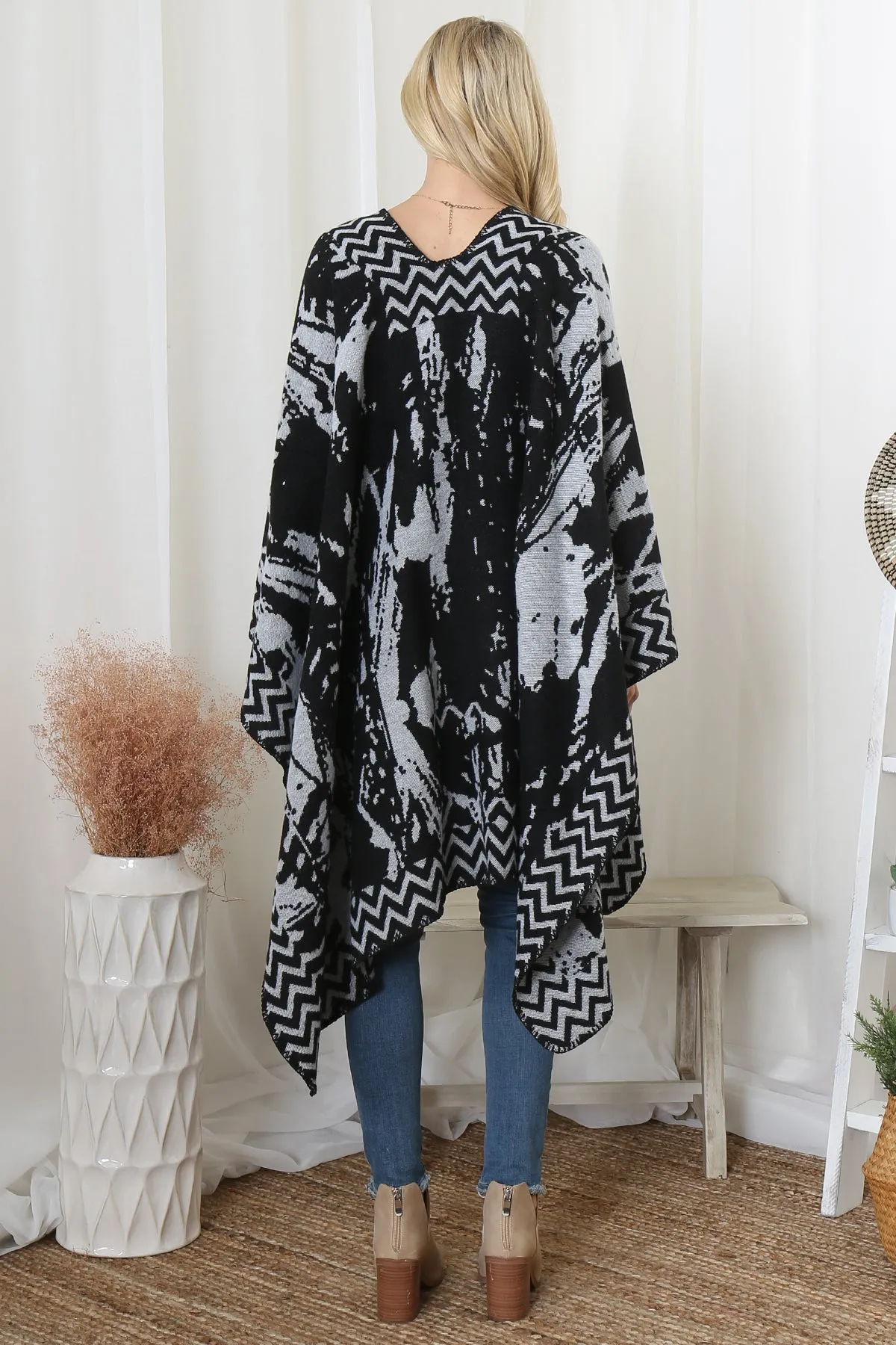 ZIG ZAG BORDER ABSTRACT WARMER OPEN FRONT KIMONO