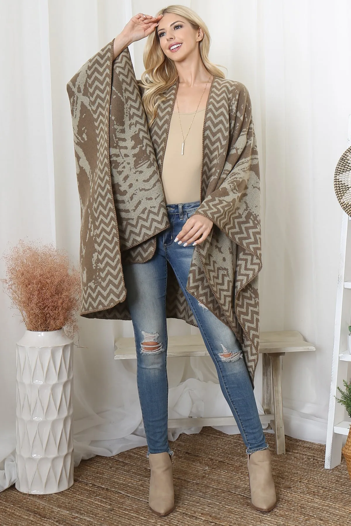 ZIG ZAG BORDER ABSTRACT WARMER OPEN FRONT KIMONO