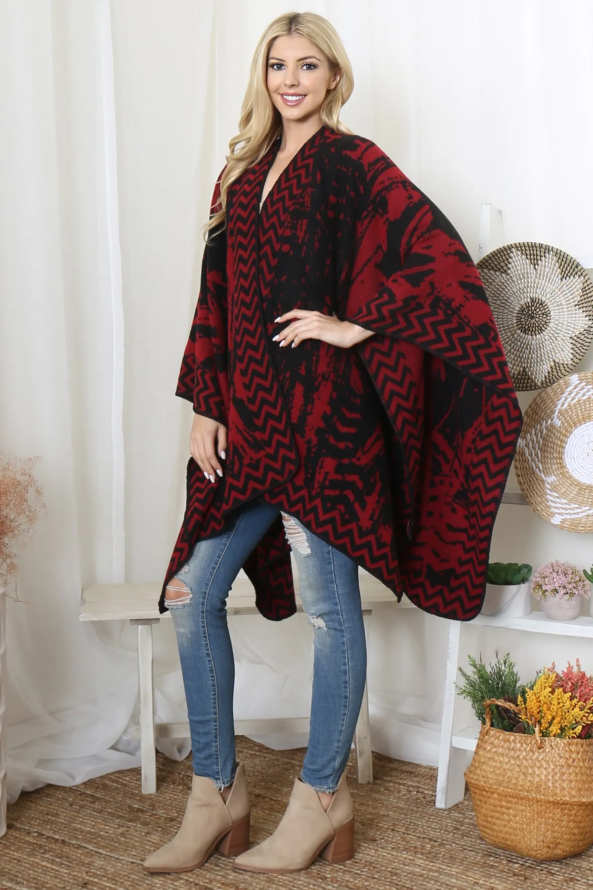 ZIG ZAG BORDER ABSTRACT WARMER OPEN FRONT KIMONO