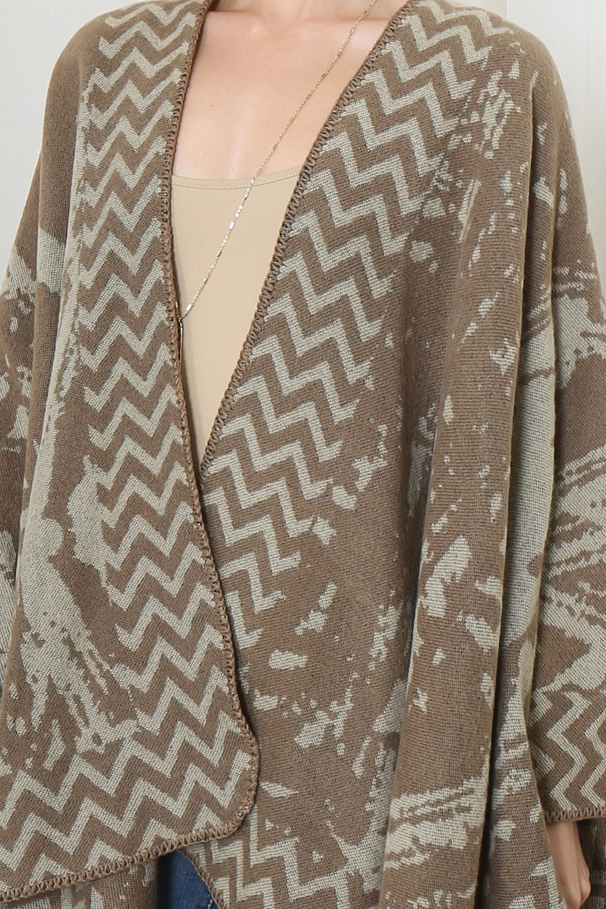ZIG ZAG BORDER ABSTRACT WARMER OPEN FRONT KIMONO