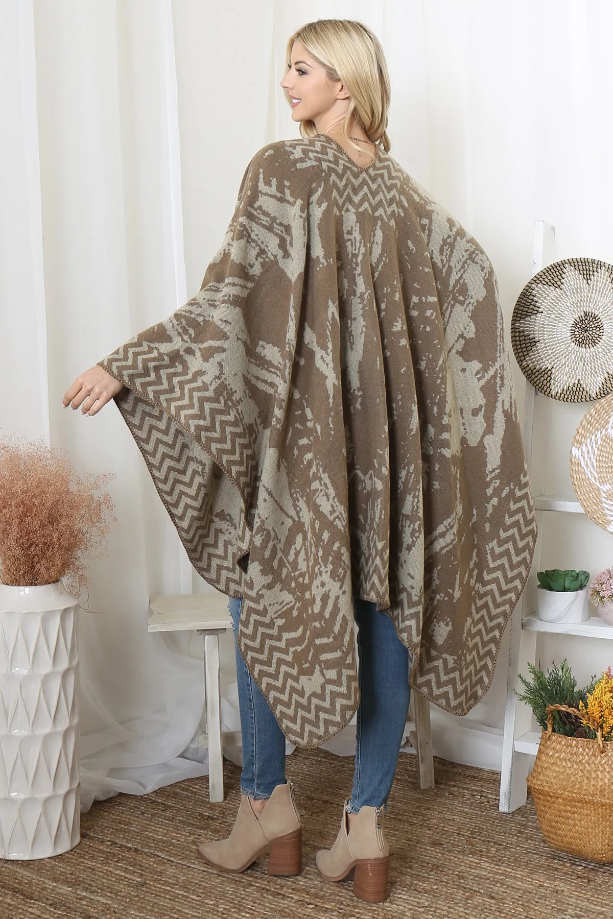 ZIG ZAG BORDER ABSTRACT WARMER OPEN FRONT KIMONO